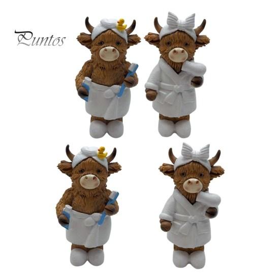 Creative Resin Craft Figure Bathroom Highland Cow Figurine, in Bathrobe Statue, Cute Healing Style Room Decorations Animal Ornament for Farmhouse Home