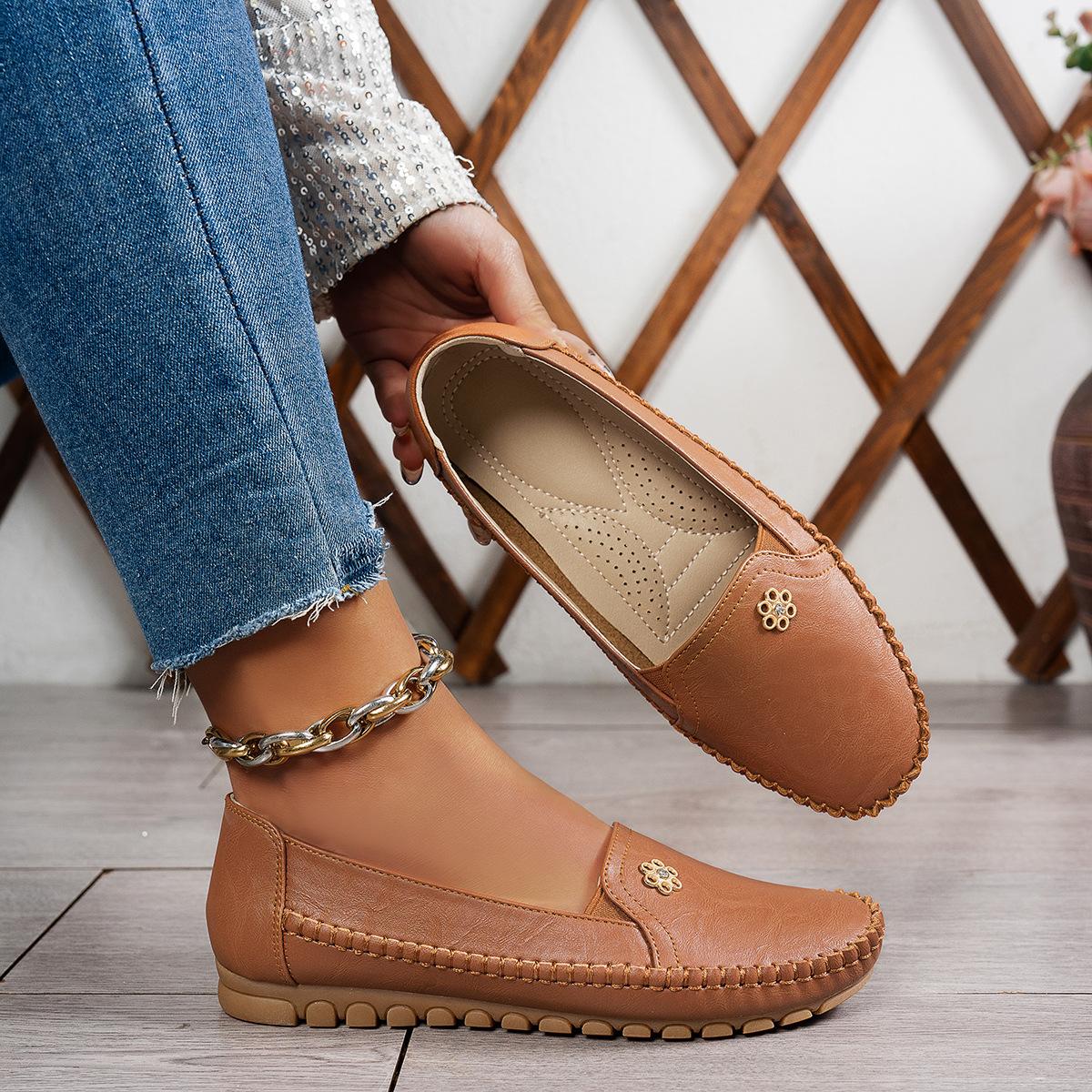 

Goreyodoly Women Comfortable Slip-On Loafers Lightweight Breathable Wide Fit Flats with Embroidery & Rhinestone Buckle 42EU/CN43 коричневий