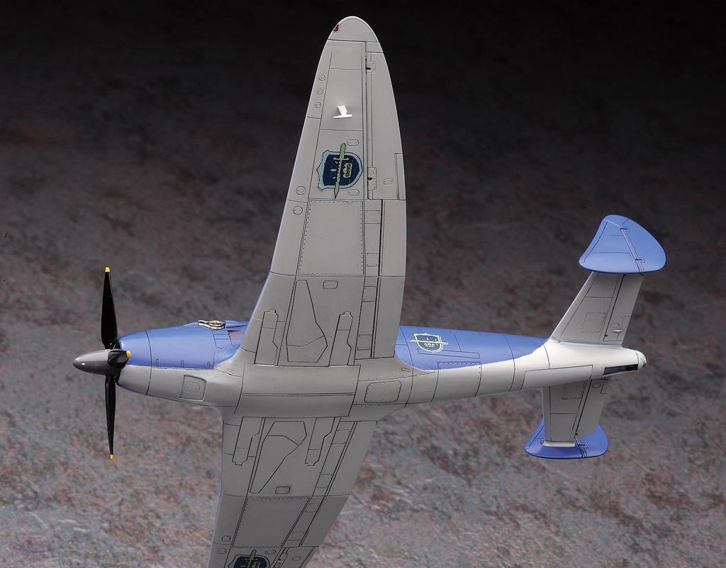 Hasegawa Creator Works Santa Scale Plastic Model Kit CW02 Series Cruz, 1/72