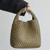 Borsa a spalla intrecciata in stile retrò Maillard: Borsa a mano alla moda e compatta