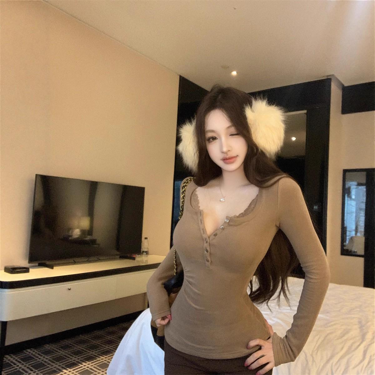 

Women s Coffee Lace-Trimmed Long-Sleeve Slim-Fit T-Shirt, Winter Innerwear, Elastic Base Layer, Half-Open Collar Medium кофейный