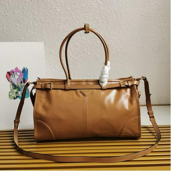 

LusSolf Большая сумка-мессенджер из вощеной кожи 1BA433 для женщин светло-коричневого