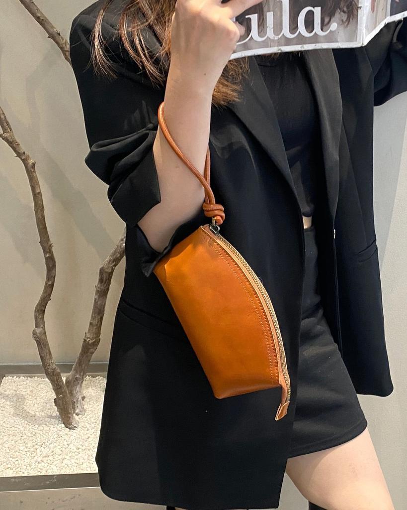 Retro First-layer Cowhide Women's Bags Women's Bags Fashionable and Practical Dumpling Bags Shell Bags Simple and Versatile Hand Grab Bags