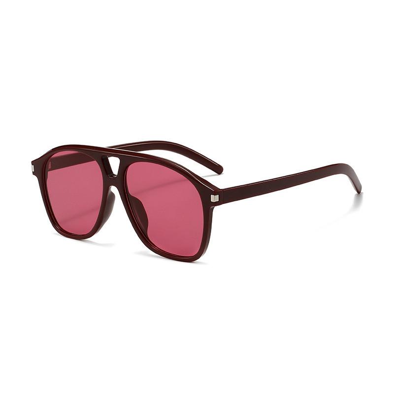 Modern Sunglasses With Leopard Print Frames And Uv400 Protection For Outdoor Activities