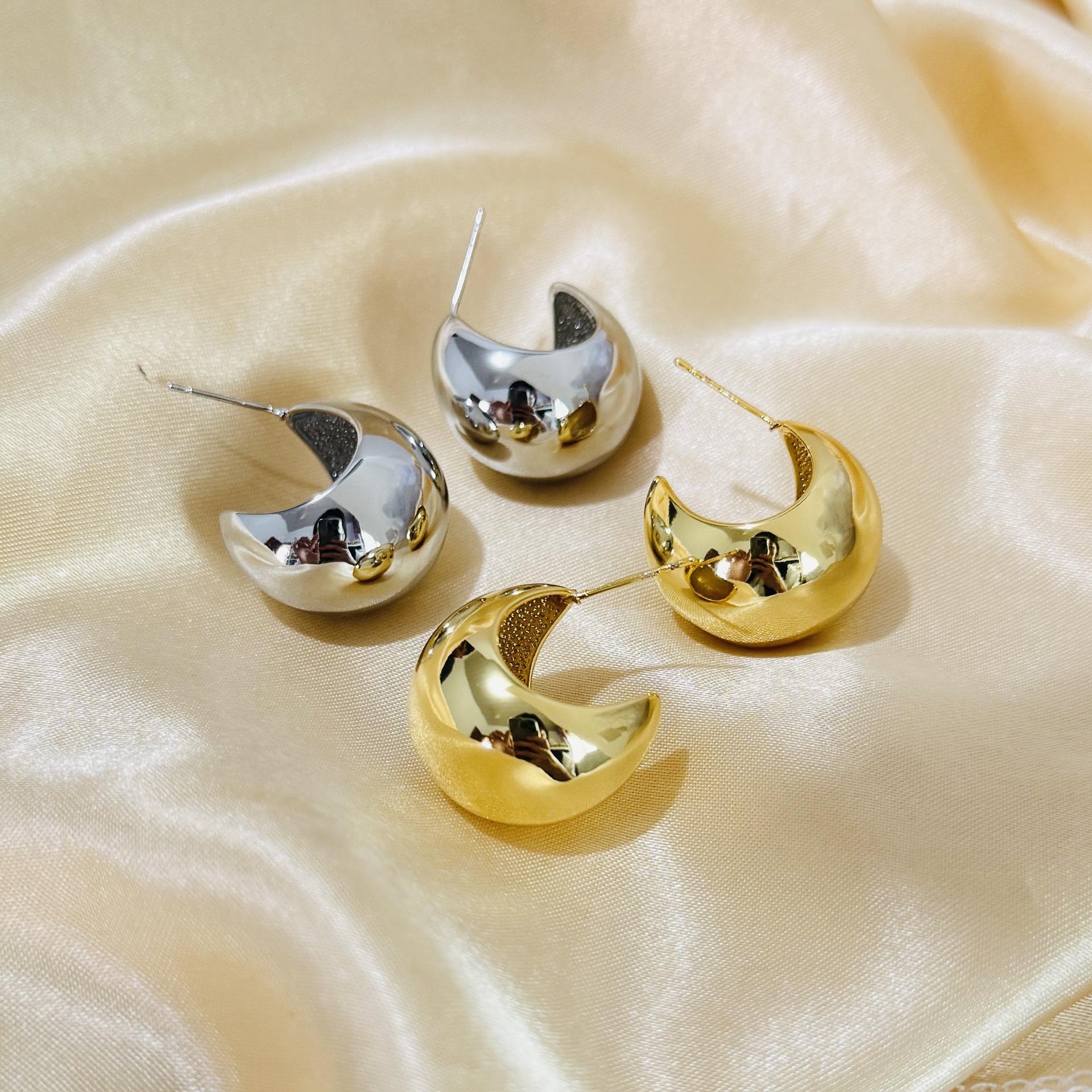 

18K Gold Plated Geometric Crescent Hoop Earrings - European & American Fashion Style