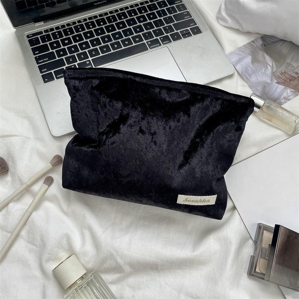 

Velvet Cosmetic Bag Large Capacity Women Toiletries Organizer Zipper Makeup Bag Clutch Purse Travel Girl Cosmetics Storage Bag чёрный