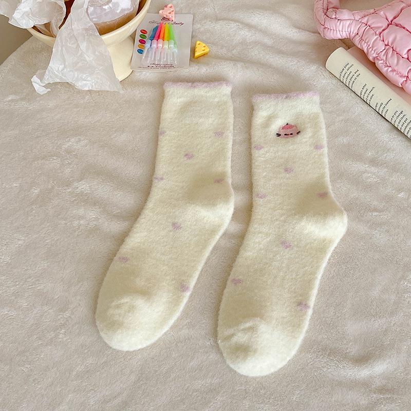 Ladies Autumn and Winter Cute Cartoon Animal Cat Embroidery Warm Yuezi Floor Mid Tube Socks