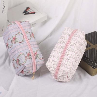 Pretty Floral Print Large Capacity Portable Makeup Bag with Zipper Travel Skincare Storage Pouch
