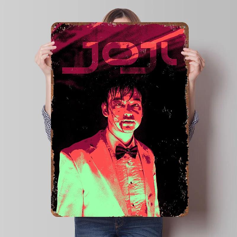 Joji Porträt mit Rot- und Grünfilter Poster Individuelle Wandkunst Vintage Metallschilder Retro Blechschild für Man Cave Wand Deko