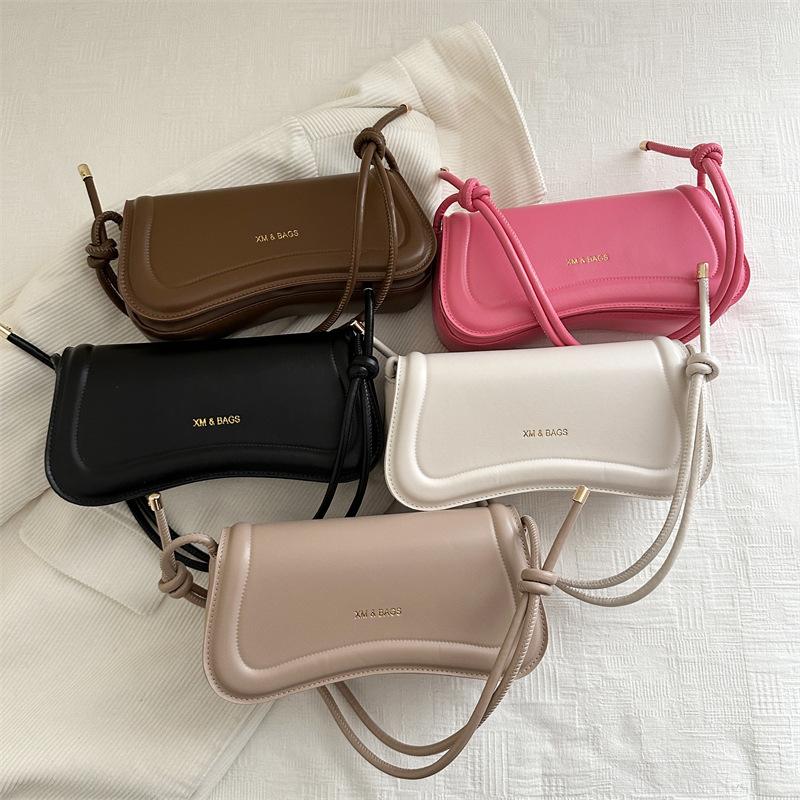 Sac à bandoulière décontracté pour les trajets quotidiens sac d'aisselle sac design de niche pour femmes été nouvelle mode sac bandoulière mode