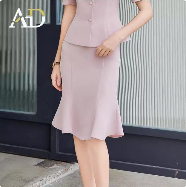 

Элегантный ретро комплект из двух частей: юбка «рыбий хвост» и пиджак с воротником-стойкой XL