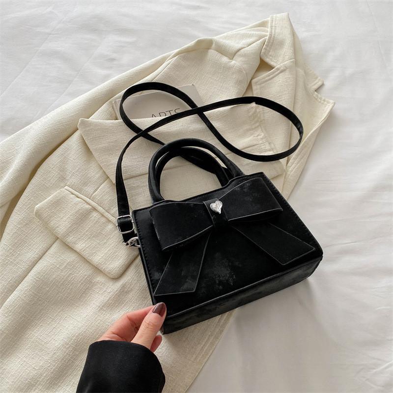 Chic Bow Small Bag Women s 2024 Spring New Trendy Shoulder Bag Fashionable Tote Bag