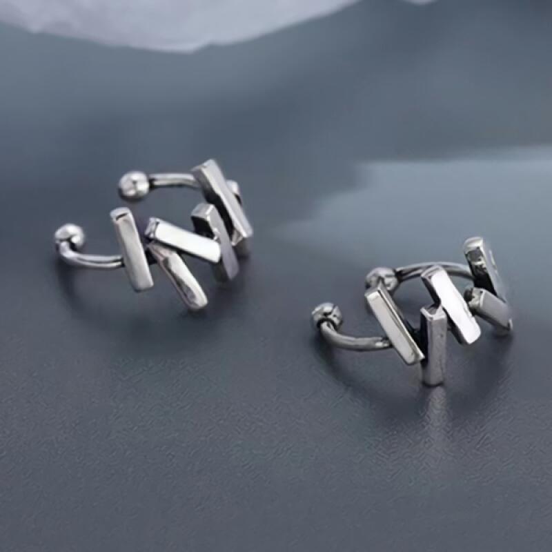 Women's Accessories Domino Twist Silver Ear Cuff
