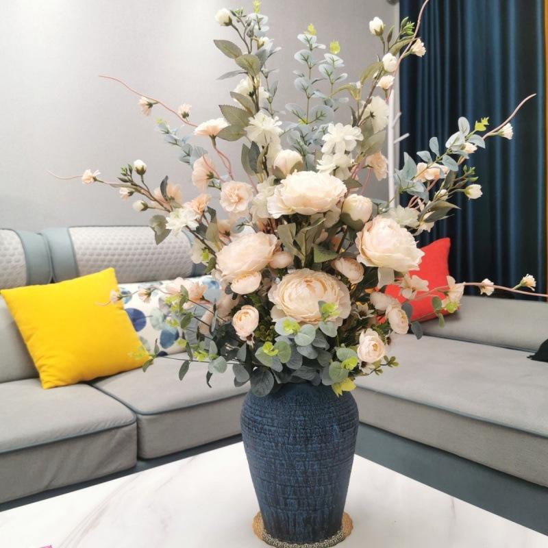 Künstlicher Pfingstrosenstrauß in leichter Luxusvase für Heim- oder Esszimmerdekoration Nordisches Arrangement