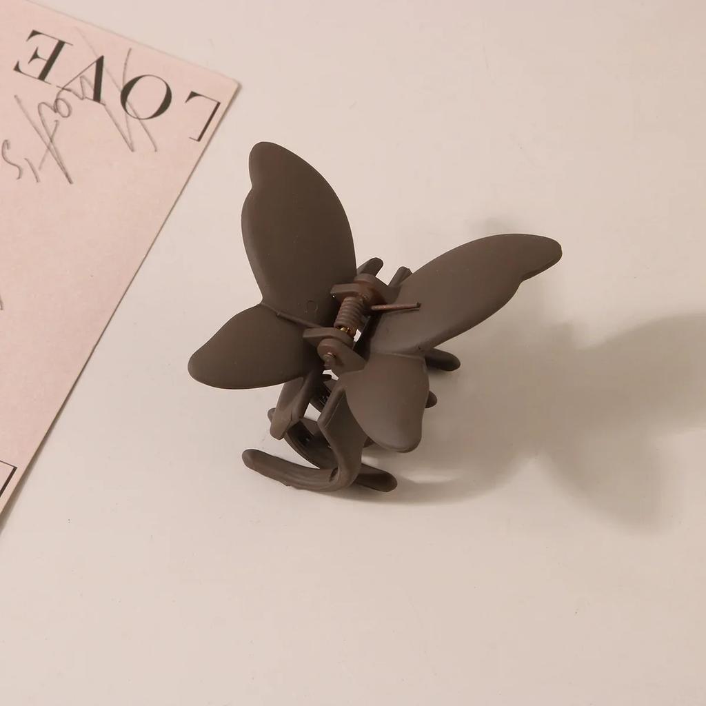 Sweet Frosted Matte Butterfly Hair Claw Clip Women Simple Solid Color Fashion Exquisite Shark Clip for Girl Hair Accessories