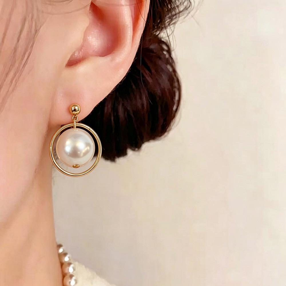 Elegant Pearl Heart Pendant Earrings - Trendy and Versatile Design for Women