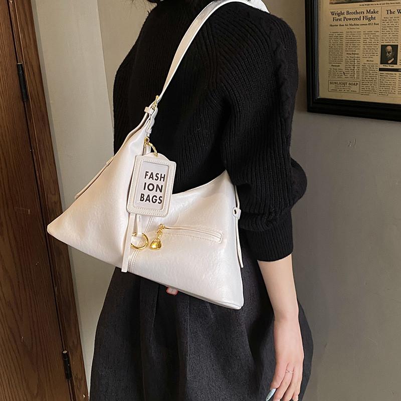 Retro Single Shoulder Bag For Women With Pu Material And Large Capacity For Daily Commute
