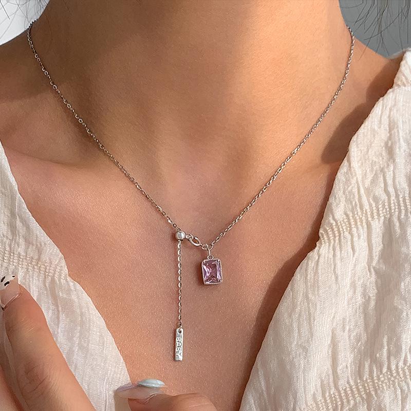 Black Diamond Square Pendant Tassel Necklace - Stylish Women's Luxury Design, Versatile Clavicle Chain Gift for Girlfriend.