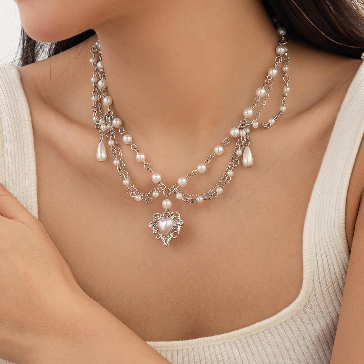 

Sweet Design Water Drop Imitation Pearl Necklace, Love Pendant Heart-Shaped Versatile Necklace