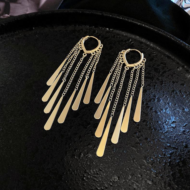 

Новые модные металлические серьги с персиковым сердцем и кисточками, геометрические персонализированные серьги, ювелирные изделия