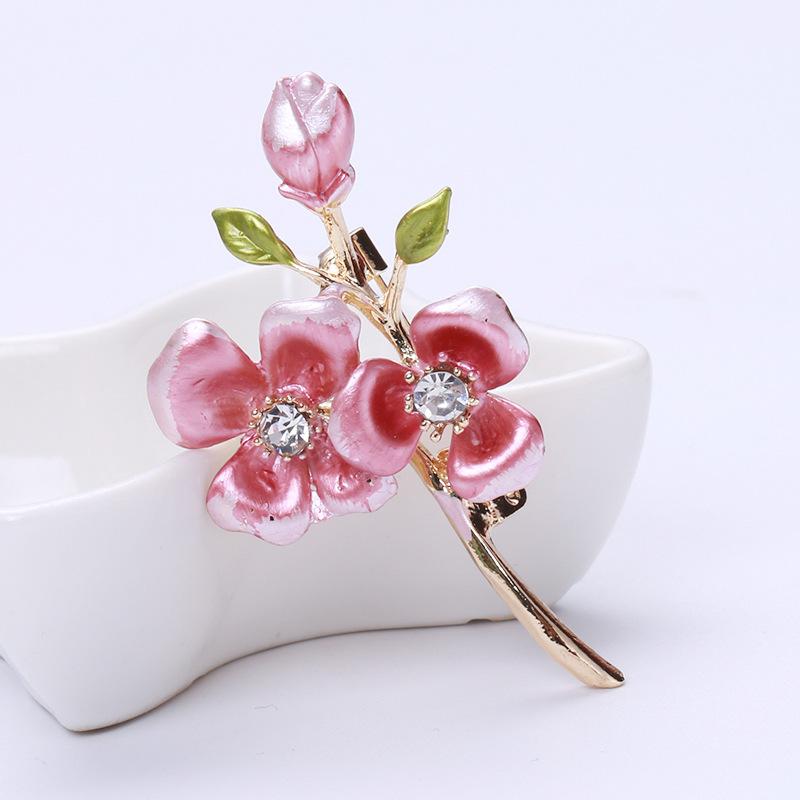 Retro Colors Plum Brooches Pin Alloy Metal Collar For Girls Flower Brooches Woman Mother Day Souvenir GiftRetro Jewelry