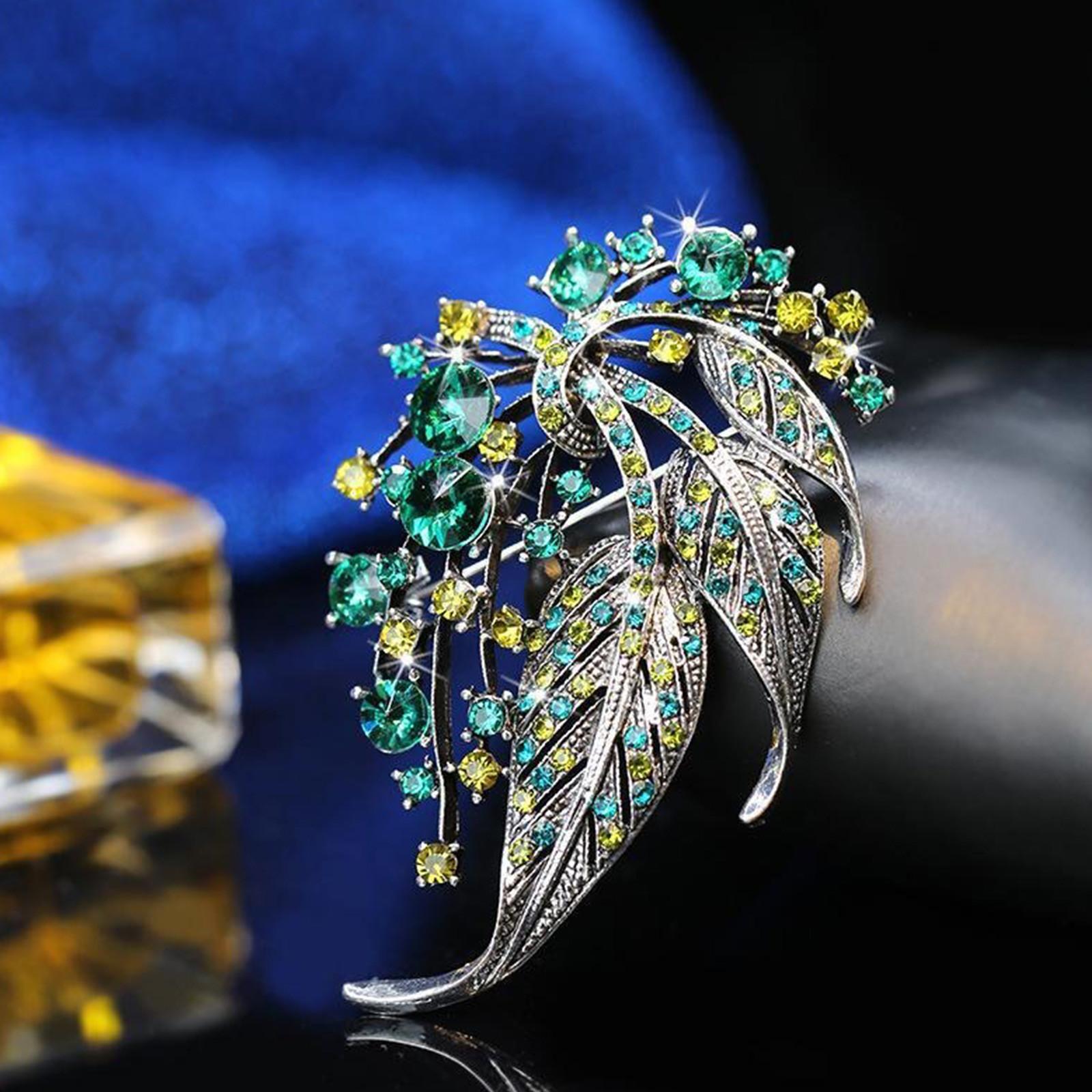 

Модная брошь в виде лебедя из кристаллов, женственный темперамент, универсальный аксессуар в виде цветка в виде животного на груди One Size зелёный