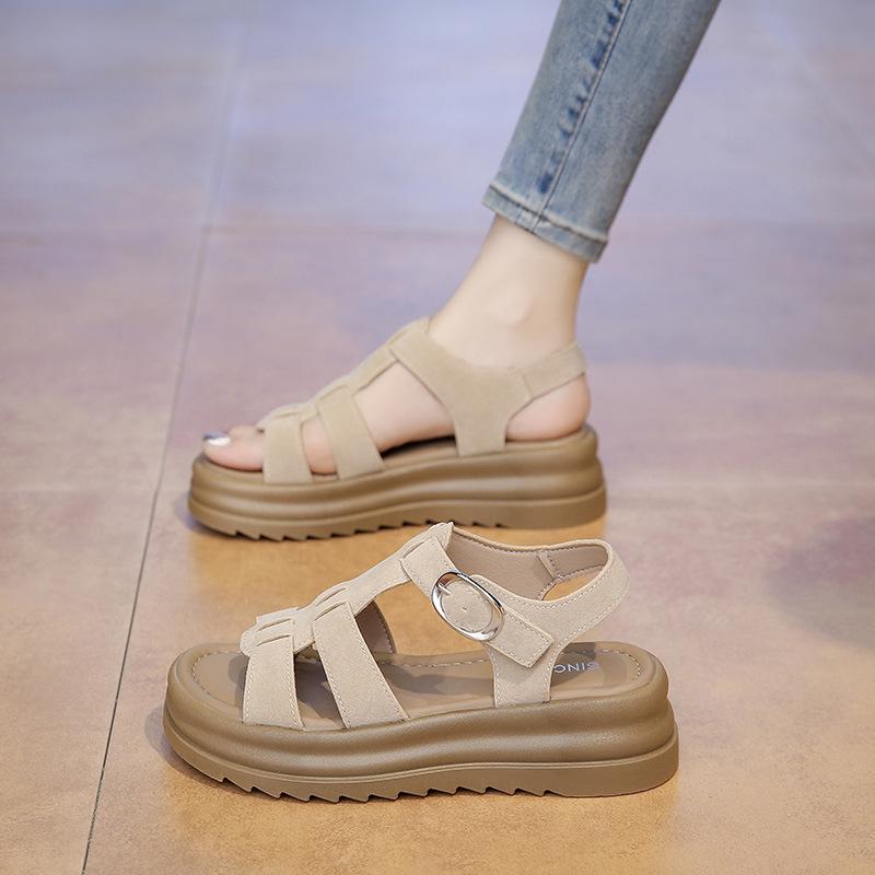 Stepping on shit Roman sandals women's 2025 new versatile and comfortable summer outer wear thick-soled soft-soled beach shoes women