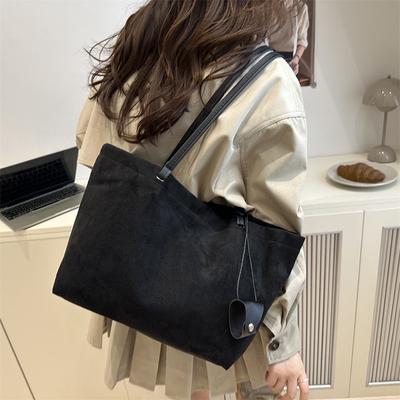 Casual Small Bag Women's 2025 New Versatile Underarm Bag Commuter Shoulder Bag Portable Autumn New Tote Bag