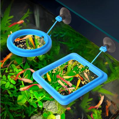 Quadratischer Fischbehälter Fütterungsring mit Saugnapf Verstellbarer schwimmender Fischfutterspender für die Fütterungskontrolle von Aquarienfischen