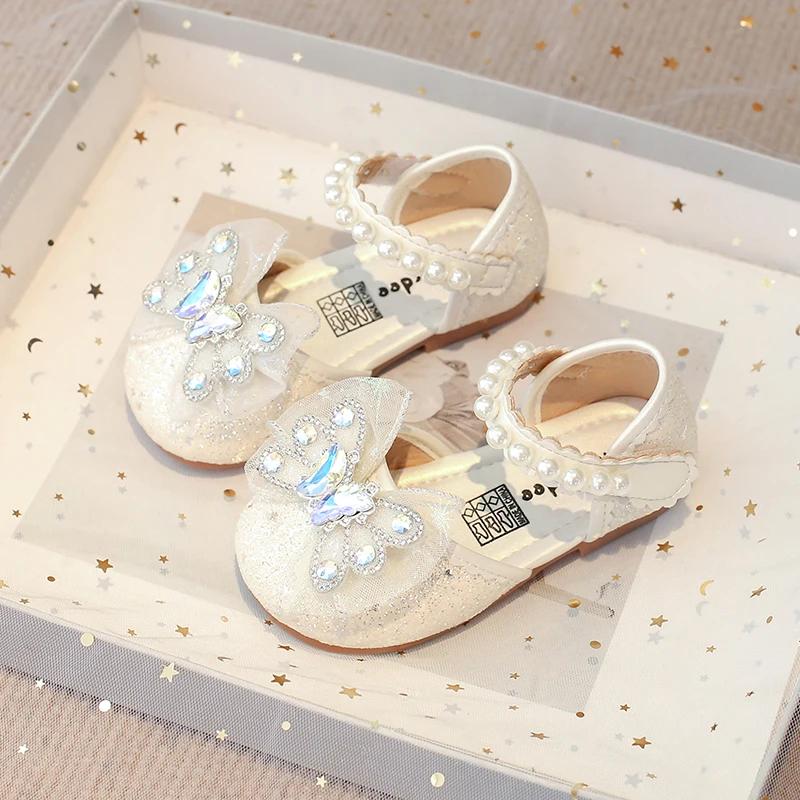 

Туфли из кожи для маленьких девочек 2025 Весна Лето Детские Повседневные Полубосоножки Блестки с Кристальной Бабочкой Мода Принцесса Милые 21 бежевый