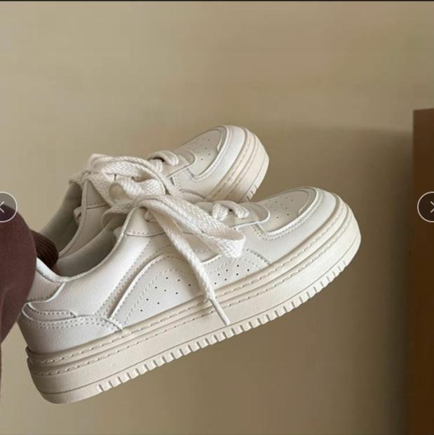 Little white shoes women's autumn 2025 new models with skirts, shoes women's ins niche design casual versatile board shoes women's shoes