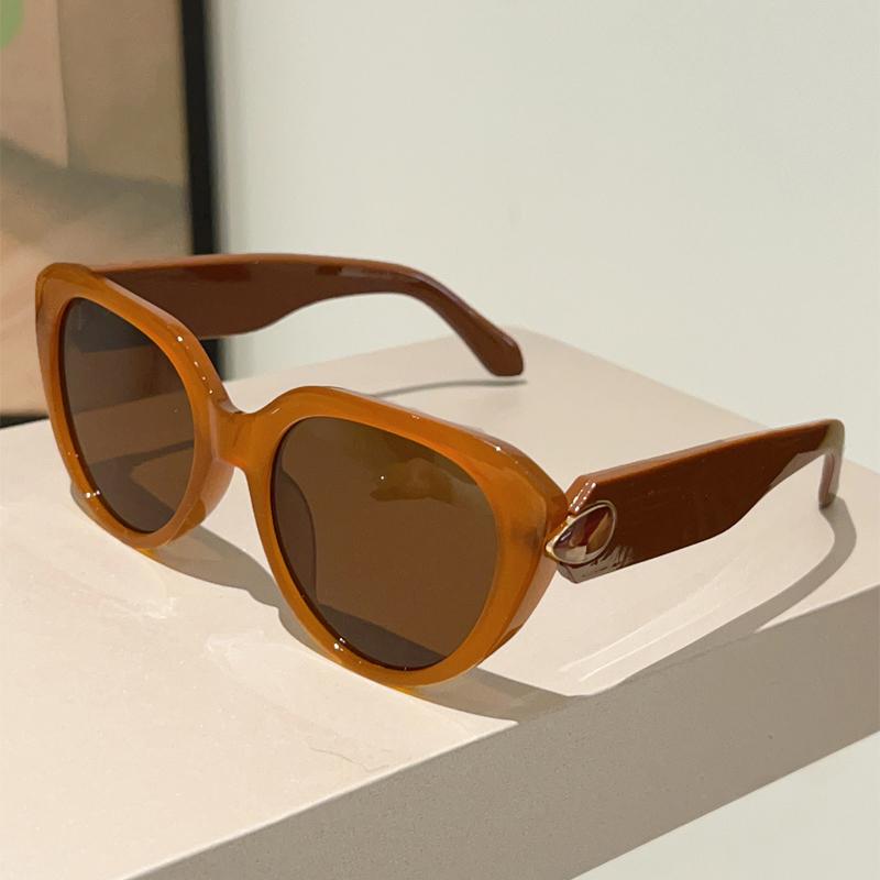 Oversized Cat Eye Sunglasses Women New Fashion Candy Color Rim Decor Sun Glasses Lady Trendy Brand Design Outdoor Shades