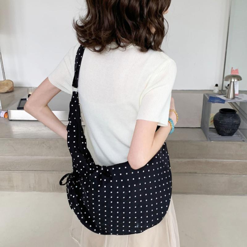 Korean Fashi Polka Dot Shoulder Bag Women Pleated Dumpling Bag Lightweight Large Capacity Shoulder Bag Zippered Crossbody  Bag