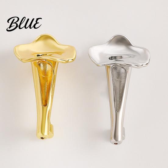 Creative Lapel Pin Peanut/Calla Shaped Flower Insert Brooch DIY Wearable Bouquet Holder Metal Clothing Ornament Brooch Clip Vase for Women Dried