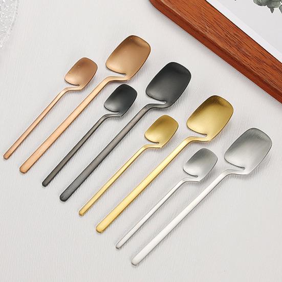 Set di Posate in Acciaio Inossidabile da 4 Pezzi con Design Ergonomico del Manico, Set di Posate Resistente alla Ruggine e alla Corrosione, Set di Posate con Finitura a Specchio per Casa Cucina