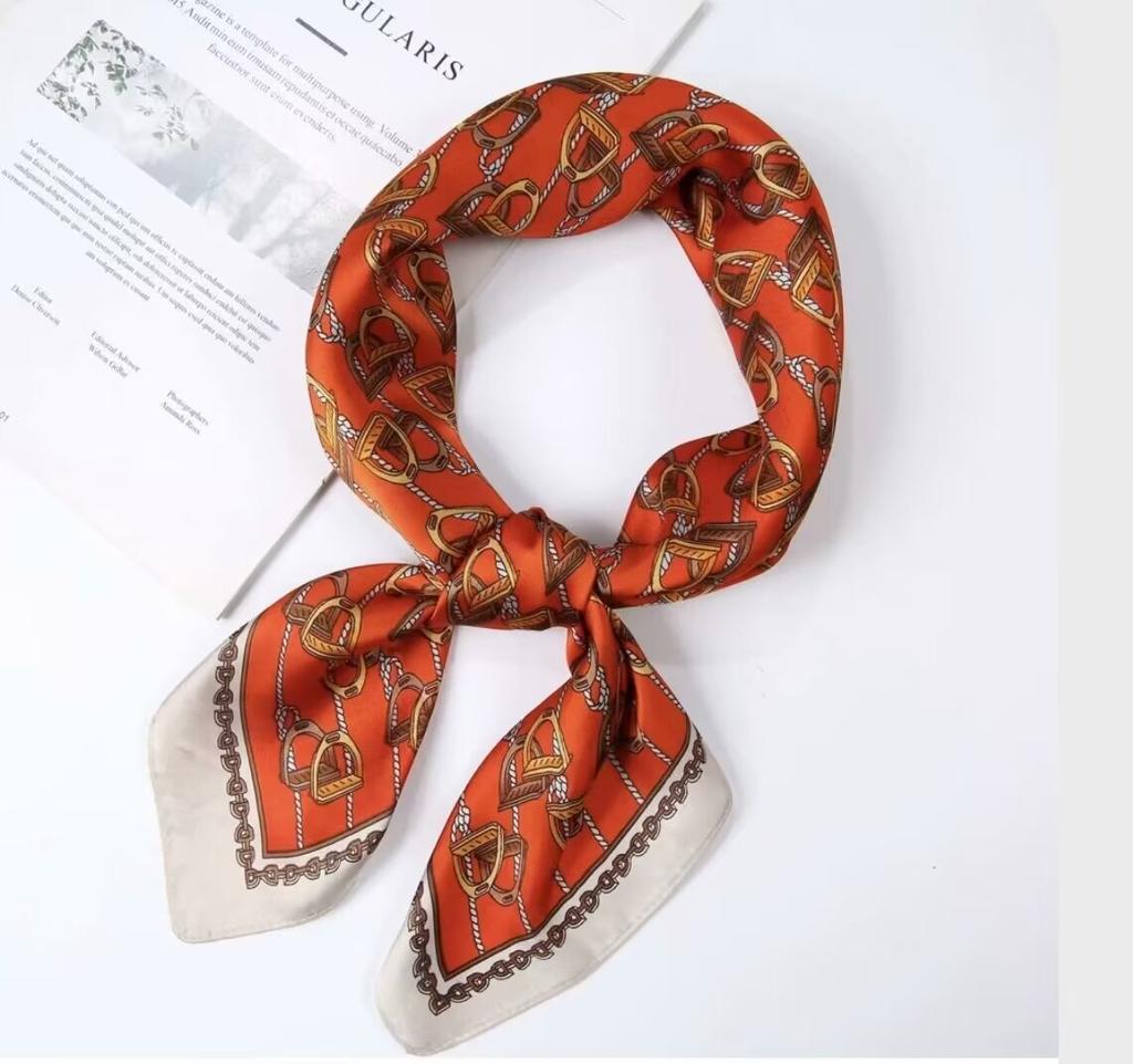 1 pcs 70x70 Gifts for mom: Imitation silk scarves, chain scarves, printed small square scarves, elegant scarves and shawls