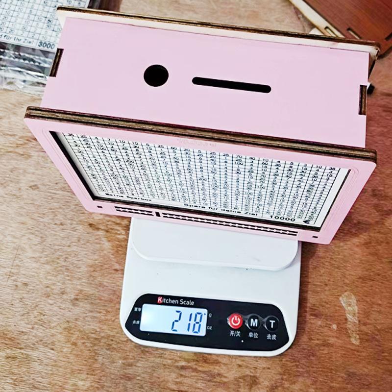 Salvadanaio in Legno Riutilizzabile Scatola Portamonete con Obiettivo di Risparmio e Numeri Contenitore Decorazione per la Casa Design Dipinto
