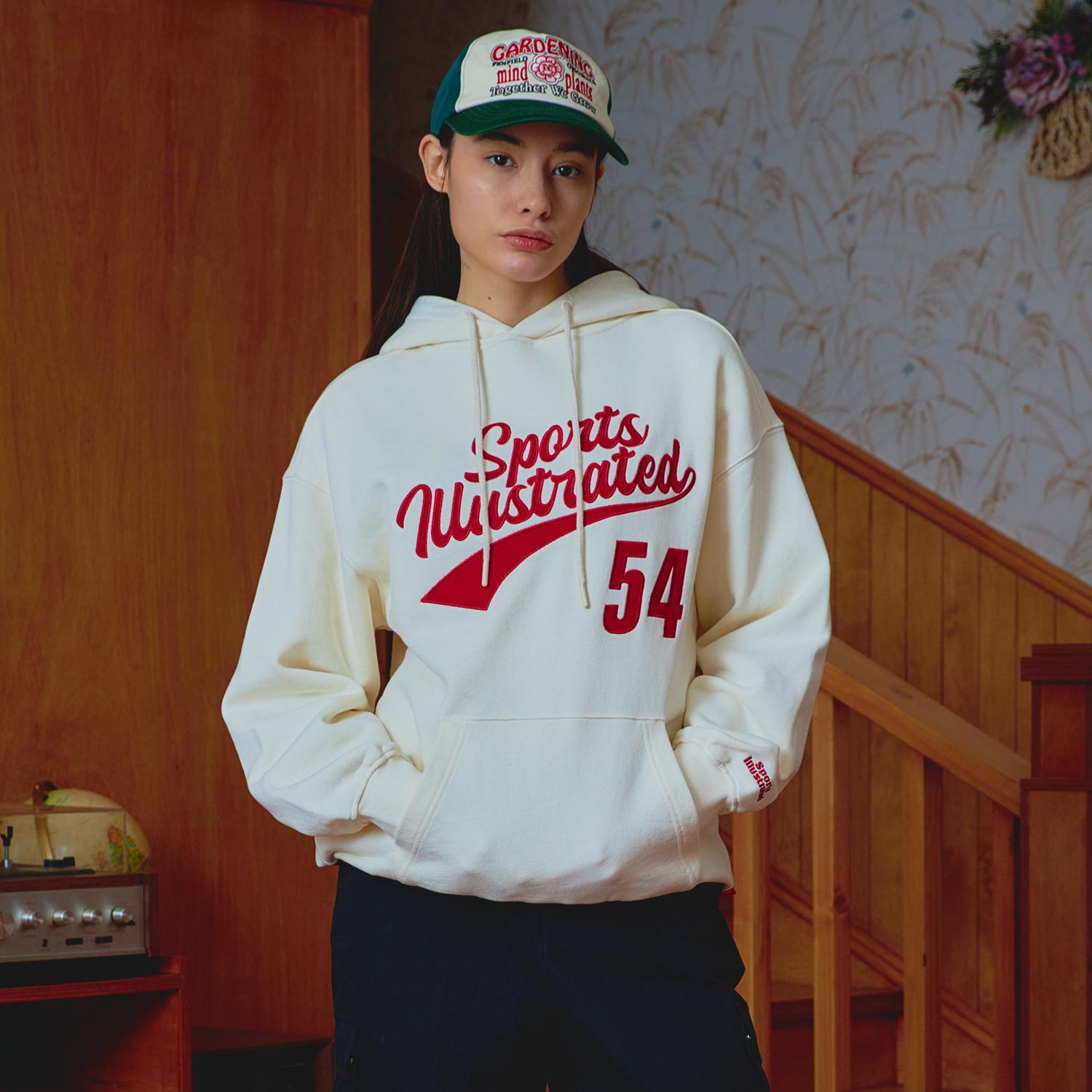 Sports Illustrated Basketball Cursive Logo Hoodie Shirt (Ivory) Ivory/M