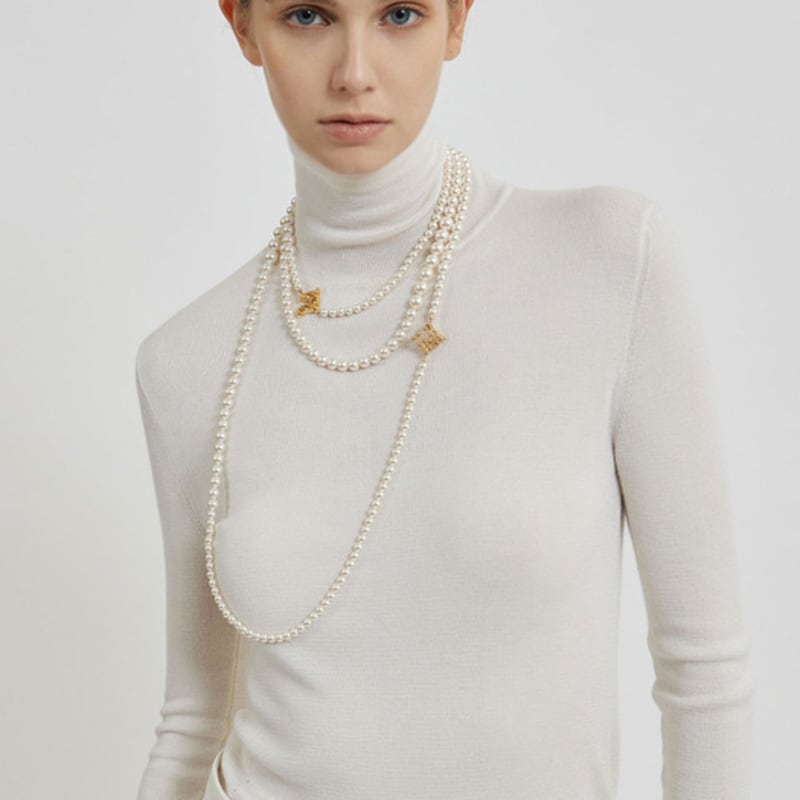 Mare di mari Signature M Logo Pearl Long Necklace White