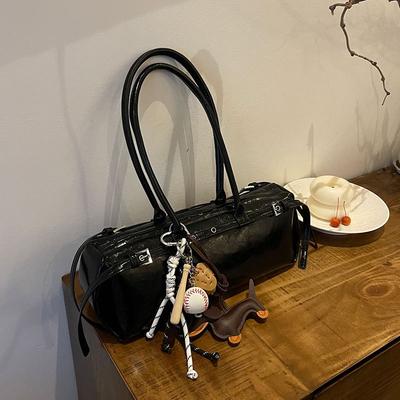 Medieval Underarm Bag Women's New Autumn and Winter Niche Bowling Bag Single Shoulder Commuter Baguette Bag