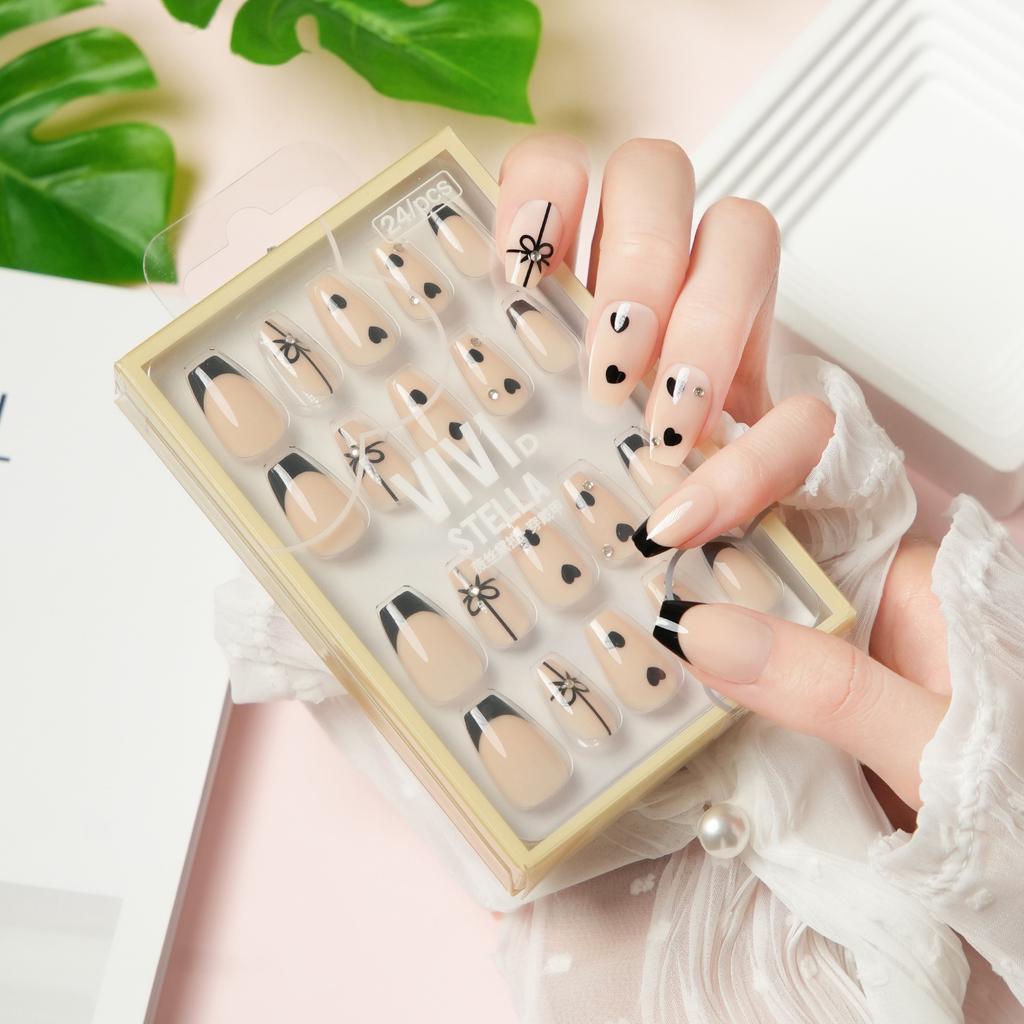 24 Finished Nail Pieces Wear Nail Pieces High-end Summer Fake Nails French Smudge Short Ladder Short Square
