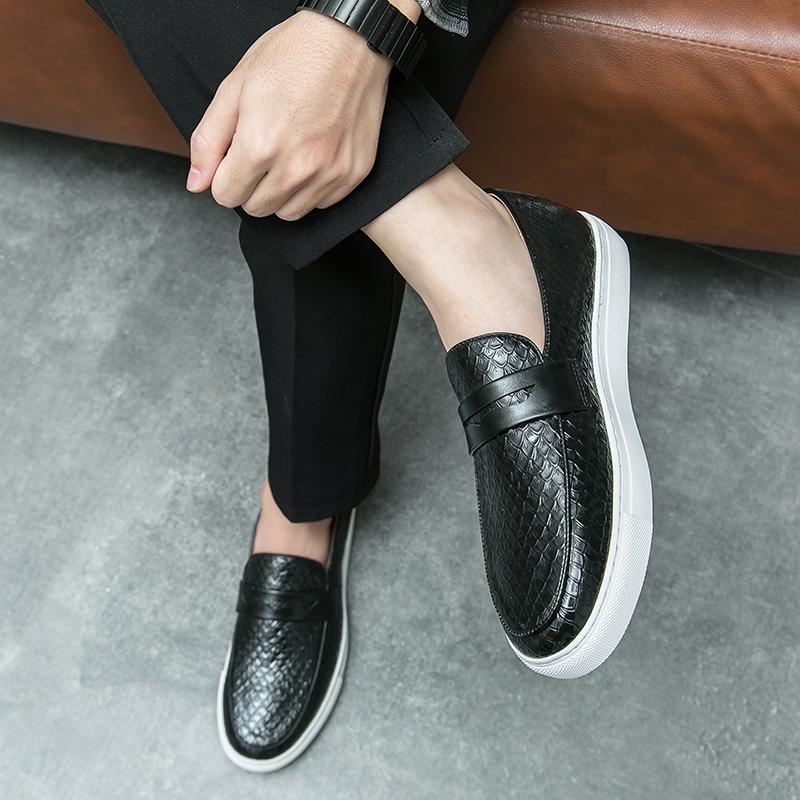 Men's casual and comfortable board Slip on shoes Leisure men's  Outdoor fashion party office driving oversized shoes 38-46
