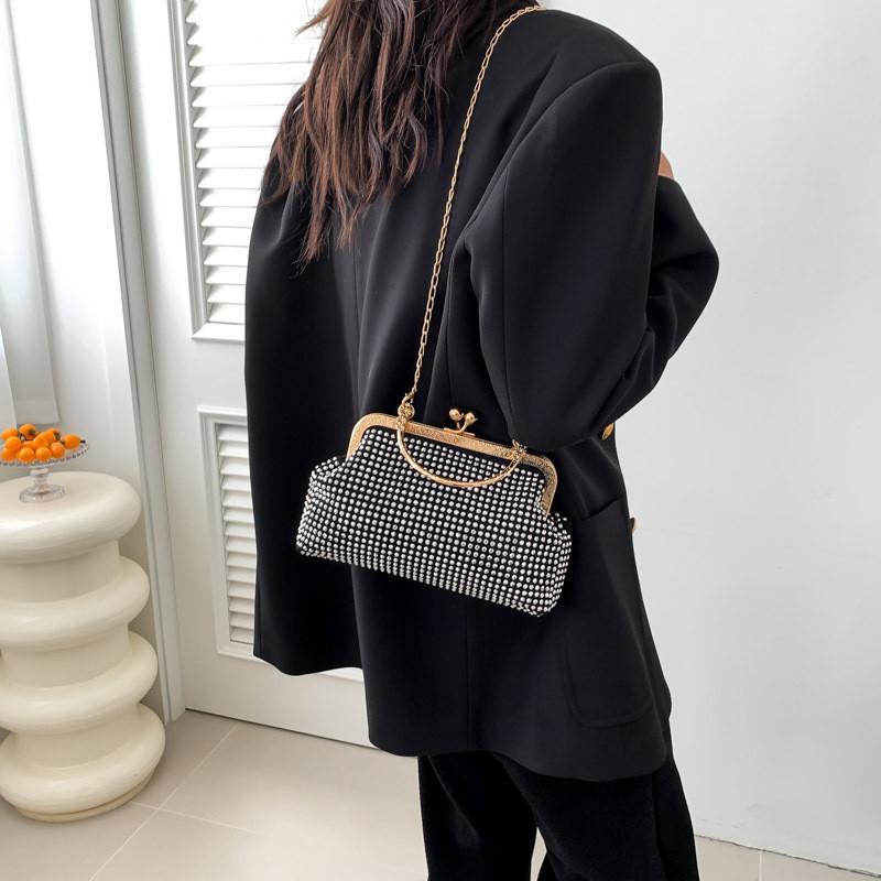 Fashionable Chain Handbag 2023 Winter New Trendy Simple Single Shoulder Shell Bag Casual Crossbody Bag Black Silver