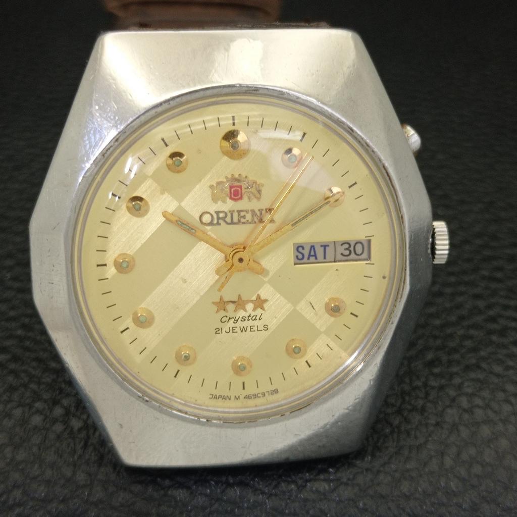 AUTOMATIC 46941 VINTAGE ORIENT CRYSTAL JAPAN MENS ORIGINAL DIAL WATCH A701891-5 R207-a701891