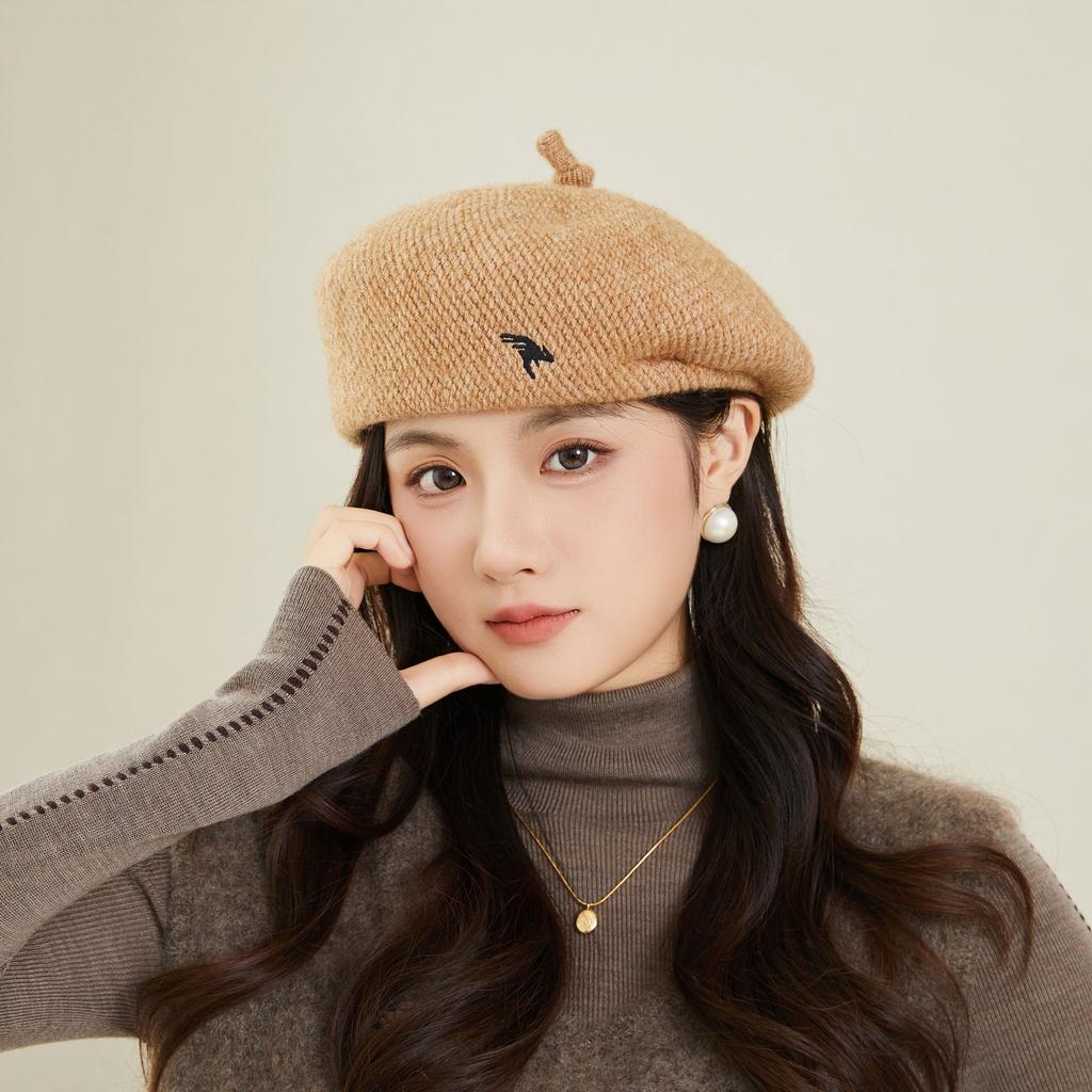 Japanese Autumn and Winter Fashion Knitted Beret Women Casual and Versatile Face Showing Small Beret Hat Warm and Fashionable Painter Hat