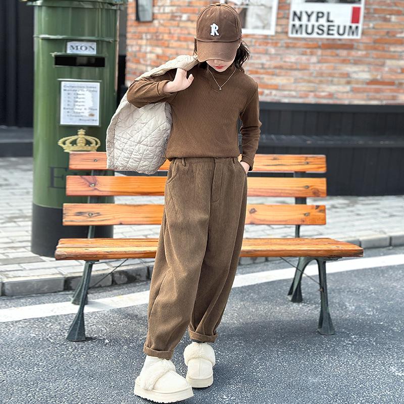 

Комплект хлопкового костюма для девочек, зима 2025: Стеганая куртка корейского дизайна с бархатом, утолщенный комплект из трех предметов 150 cm