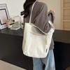 Stylish Lightweight Large Capacity Commuter Tote Bag For Women Trendy Canvas Shoulder Bag
