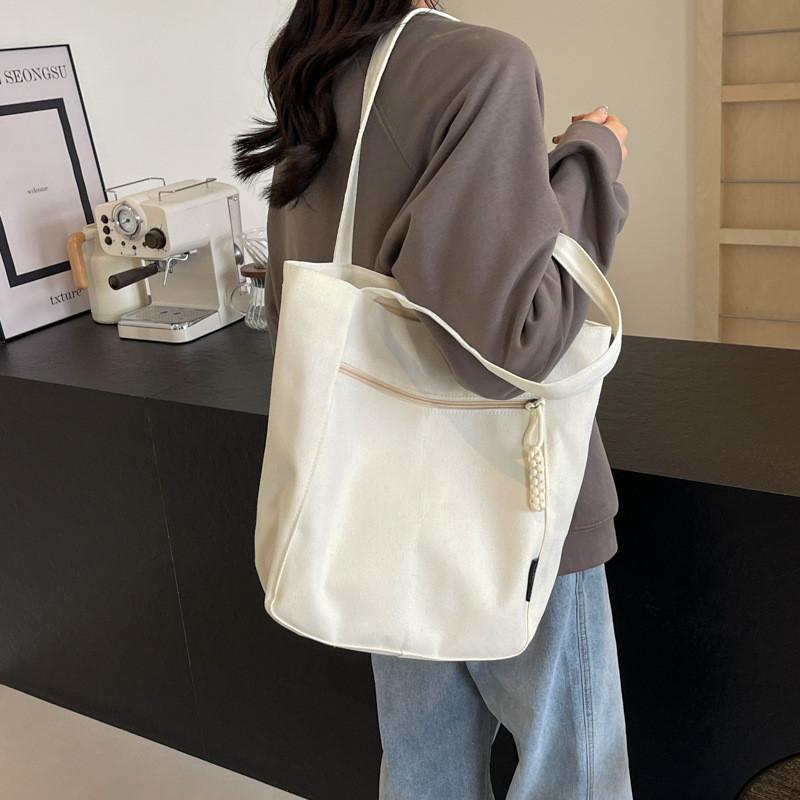 Stylish Lightweight Large Capacity Commuter Tote Bag For Women Trendy Canvas Shoulder Bag