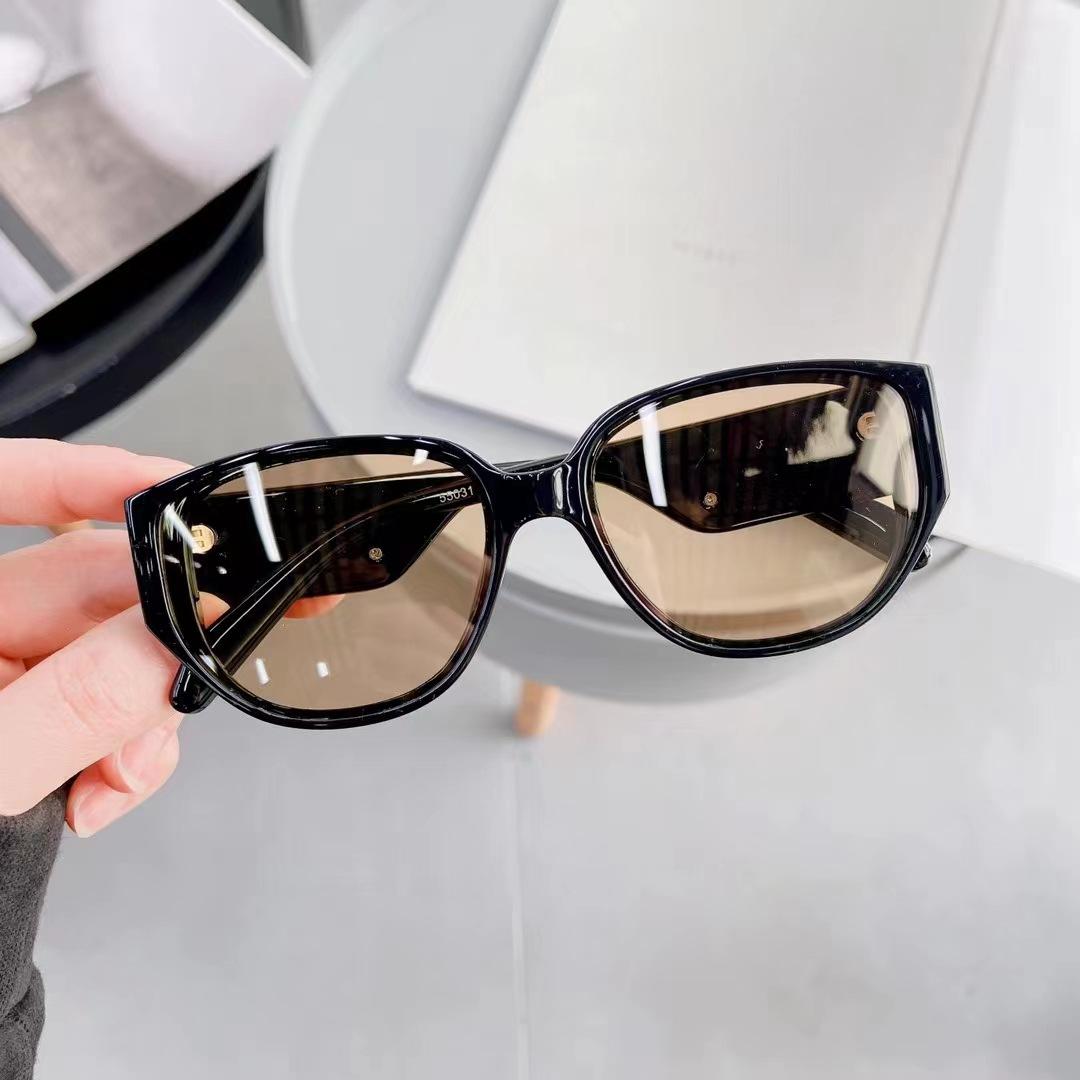 

Cat Eye Shape Sunglasses Woman High Quality TR90 Material Sunglass for Woman Hiking Mountaineering Sun Glass for gentlemen
