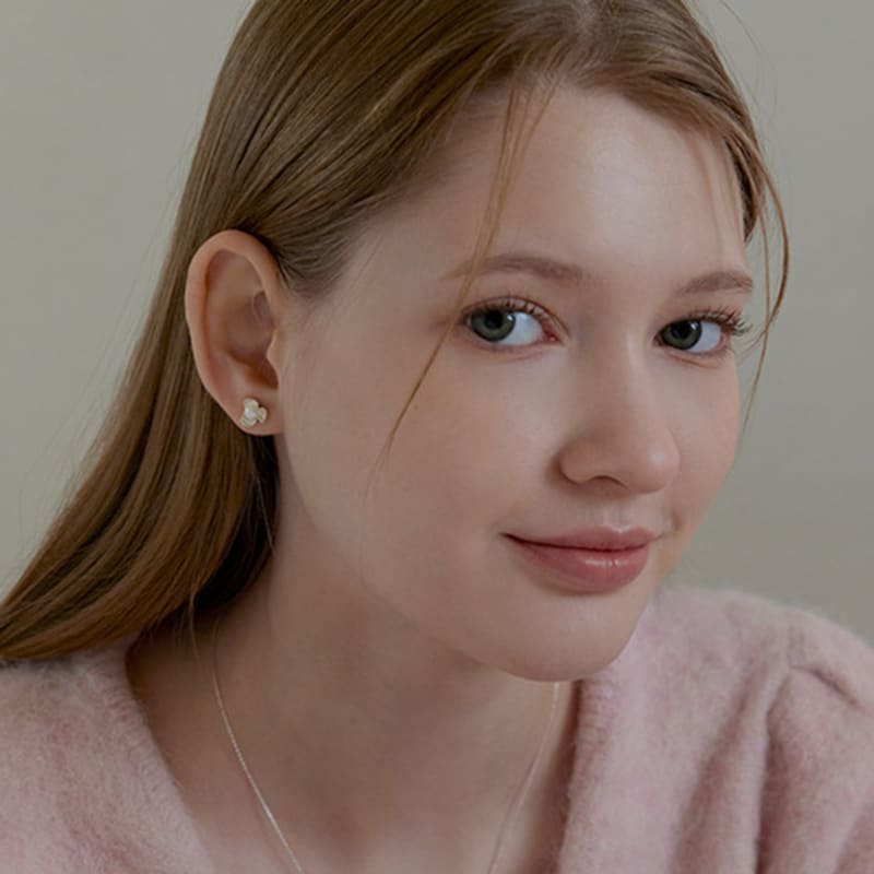 Lewe Flower Point Pearl Earring